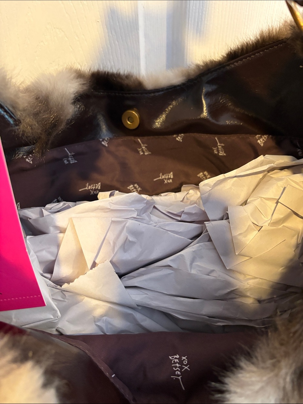 BNWT BETSEY JOHNSON VIRAL Plush Faux Fur Hobo Tote Bag in Brown and Cream - Picture 10 of 12